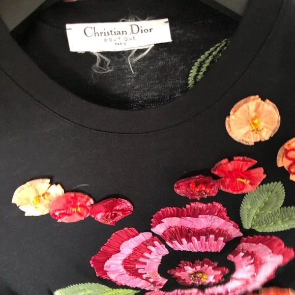 DIOR 💯 T-shirt with flower appliqué sz S-M - Picture 5 of 8